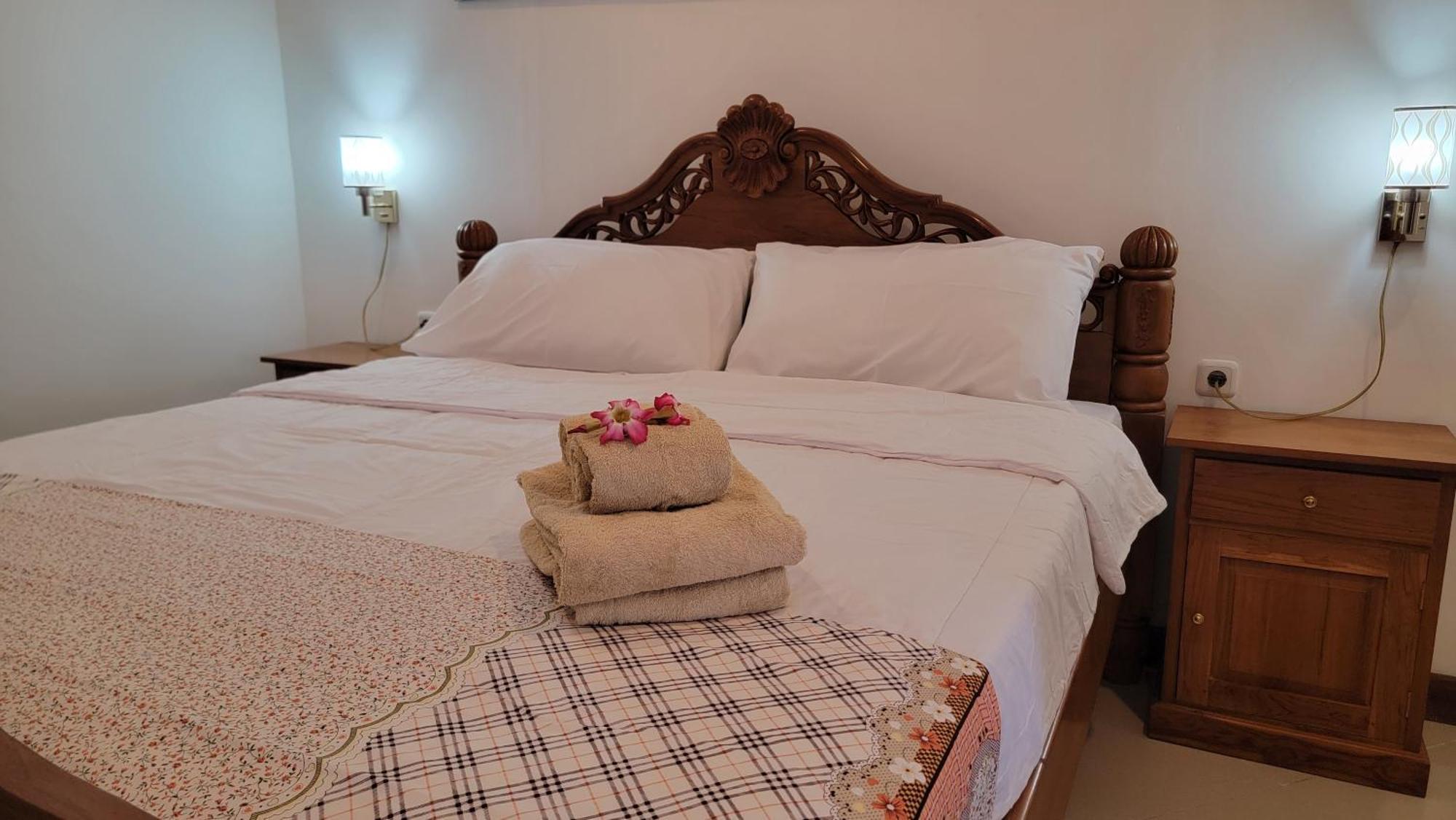 N Villa Lajor Экстерьер фото